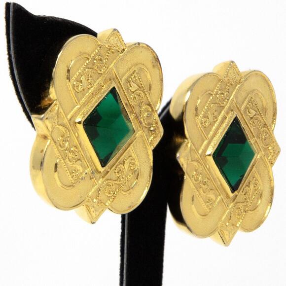 Vintage Rare Shape Signed Ben-Amun Gold Tone Green Rhinestone Clip On Earrings - Picture 2 of 11